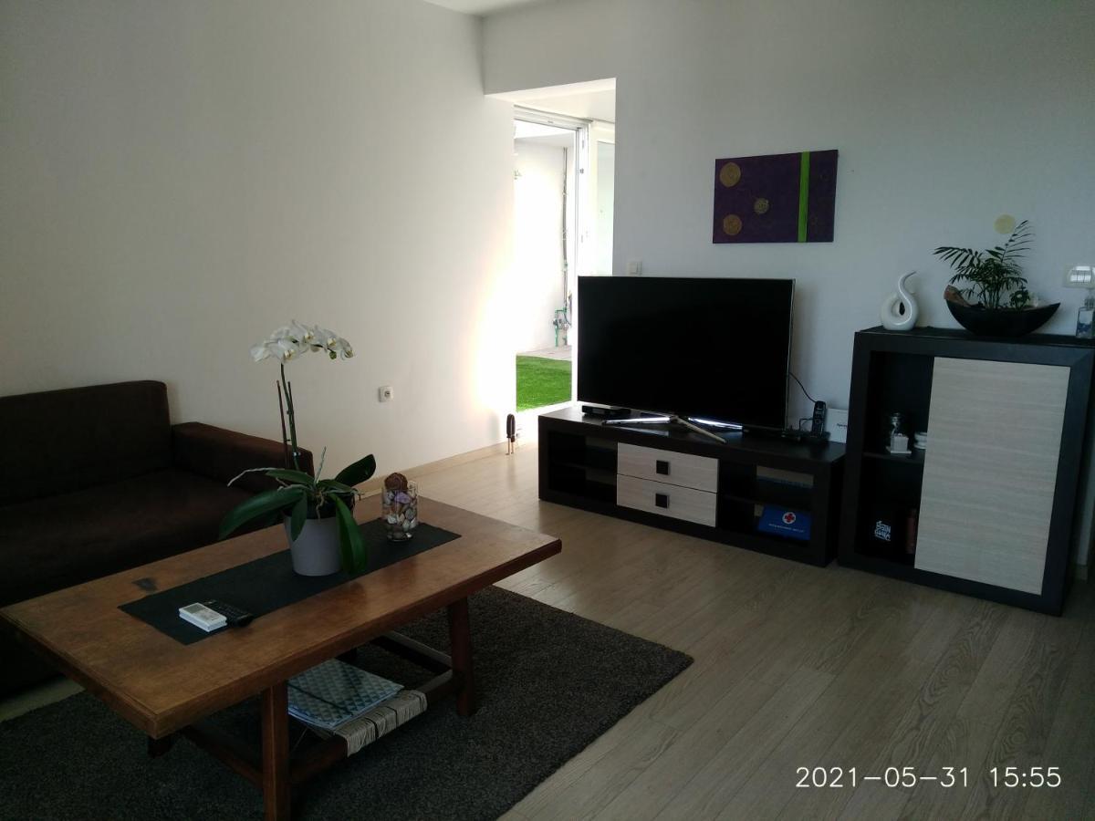 Private Pool And Sea View Apartment Omis Bagian luar foto