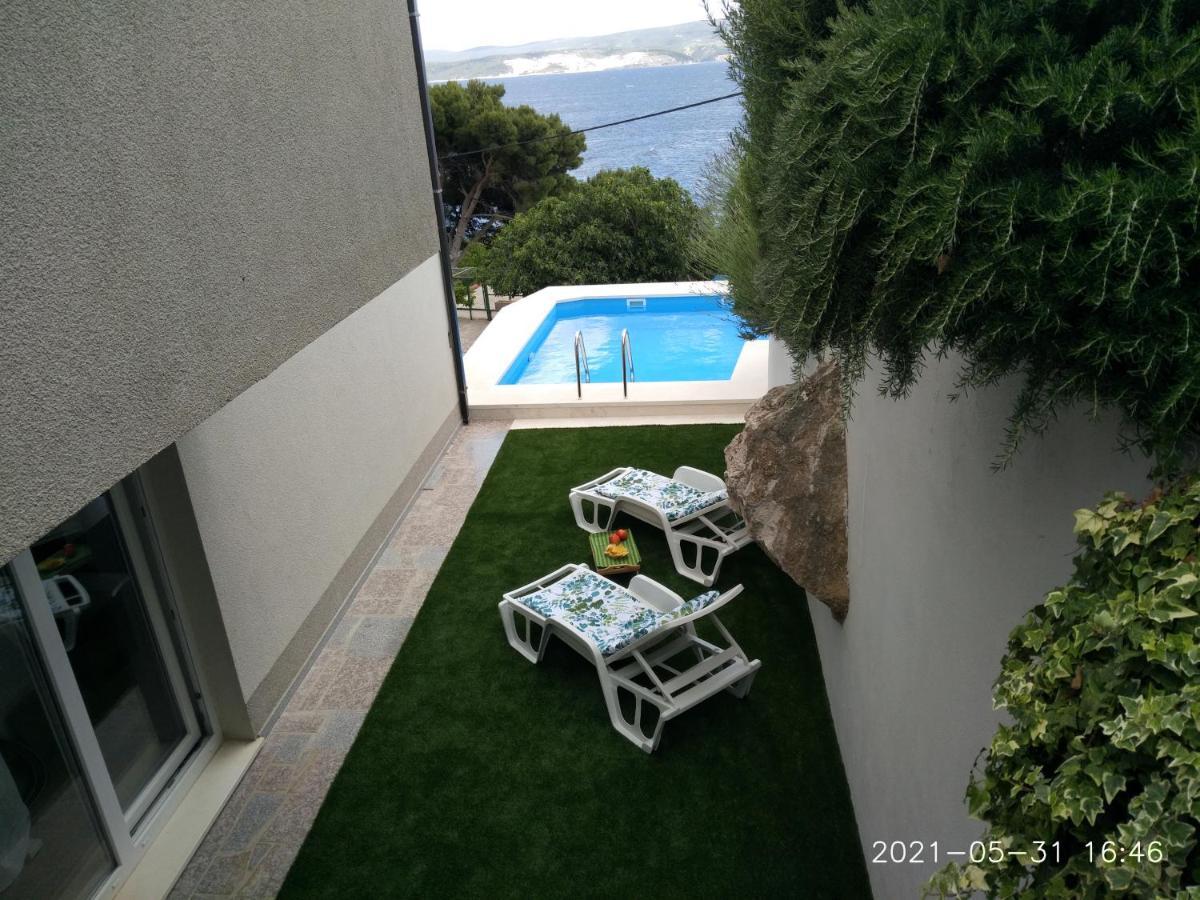 Private Pool And Sea View Apartment Omis Bagian luar foto