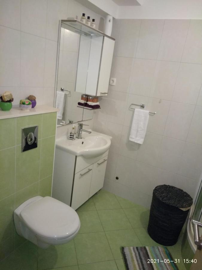 Private Pool And Sea View Apartment Omis Bagian luar foto